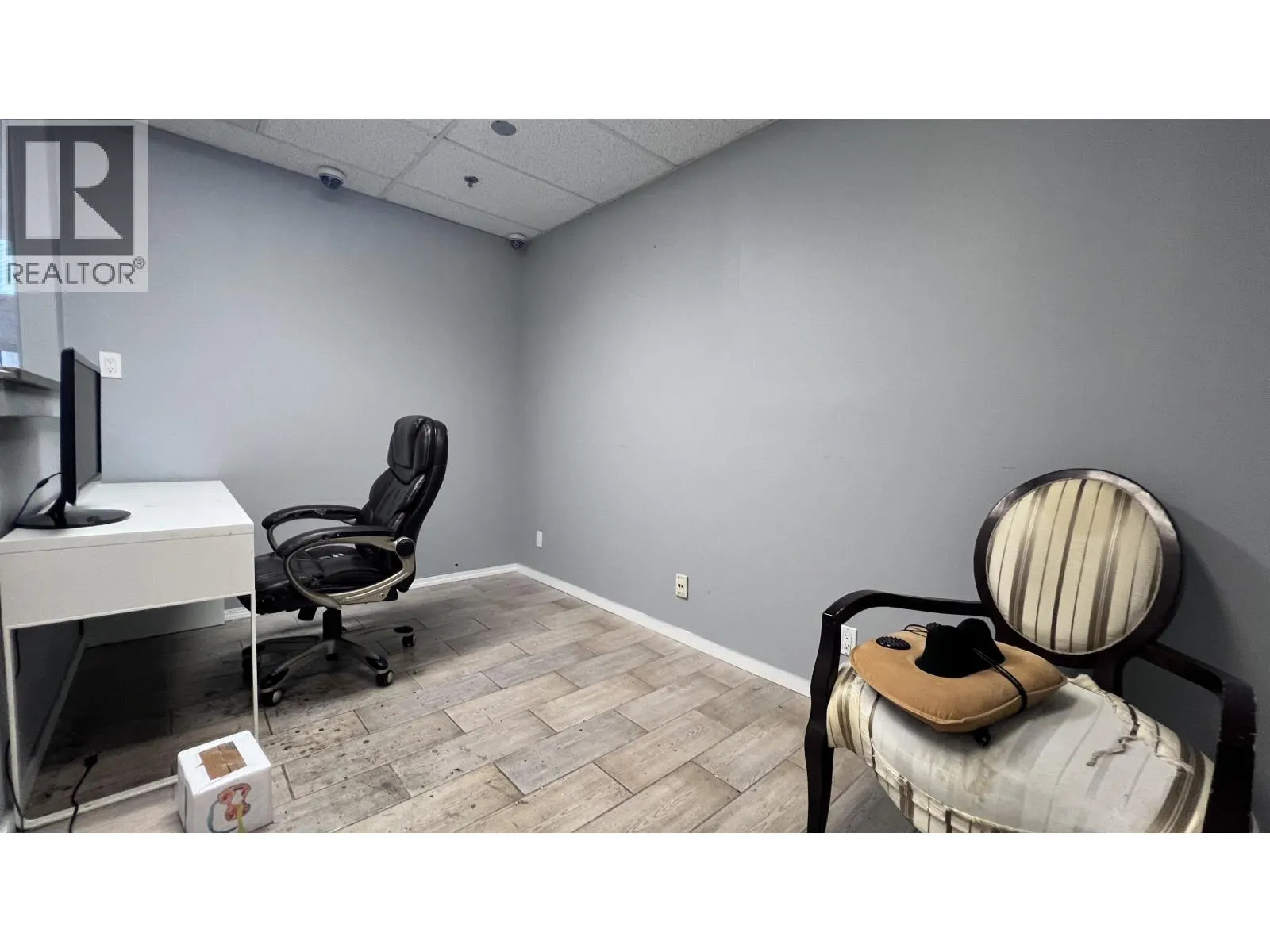2220 8260 WESTMINSTER HIGHWAY