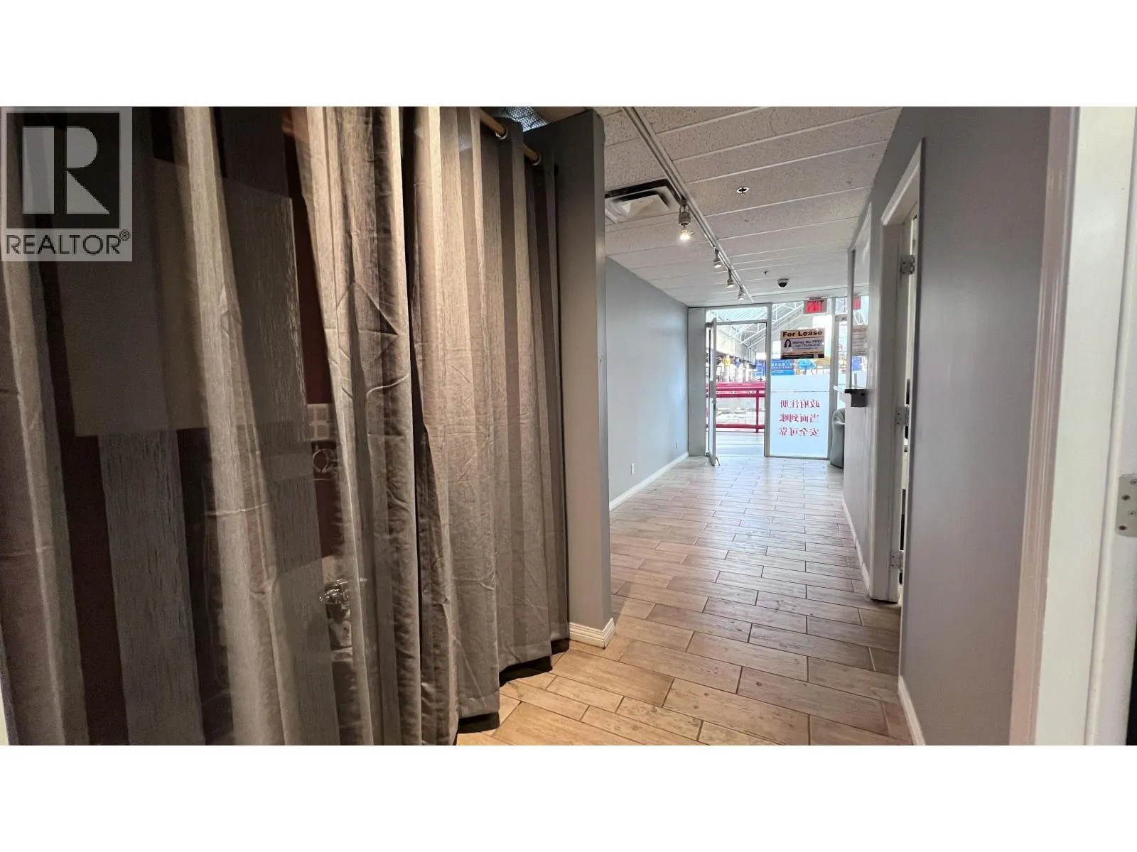 2220 8260 WESTMINSTER HIGHWAY