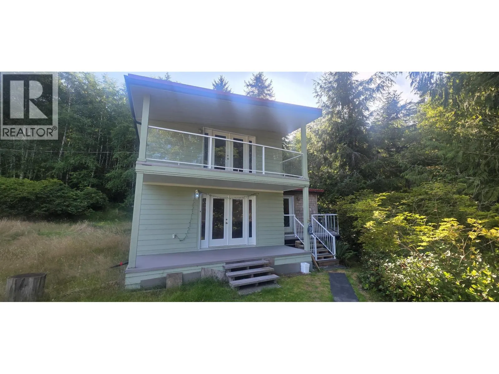 593 BEACH ROAD