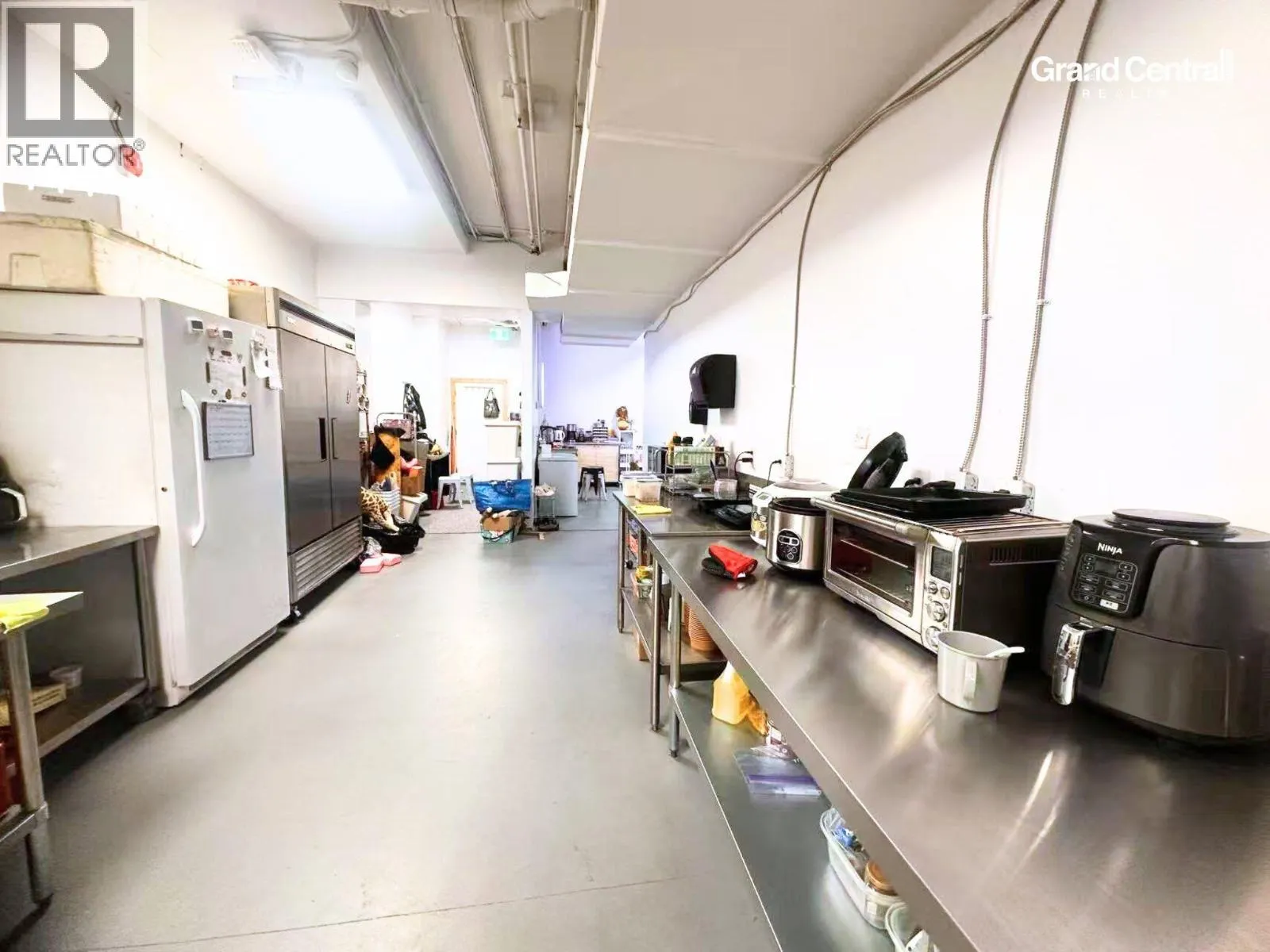 101B 2748 LOUGHEED HIGHWAY