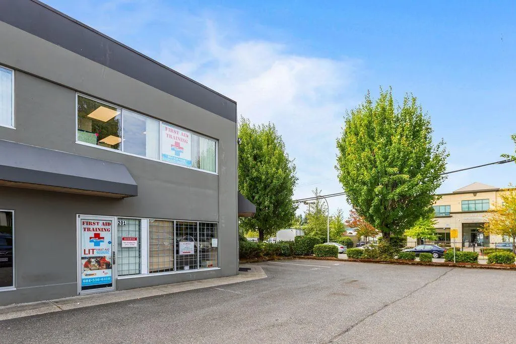 201 8484 162 STREET