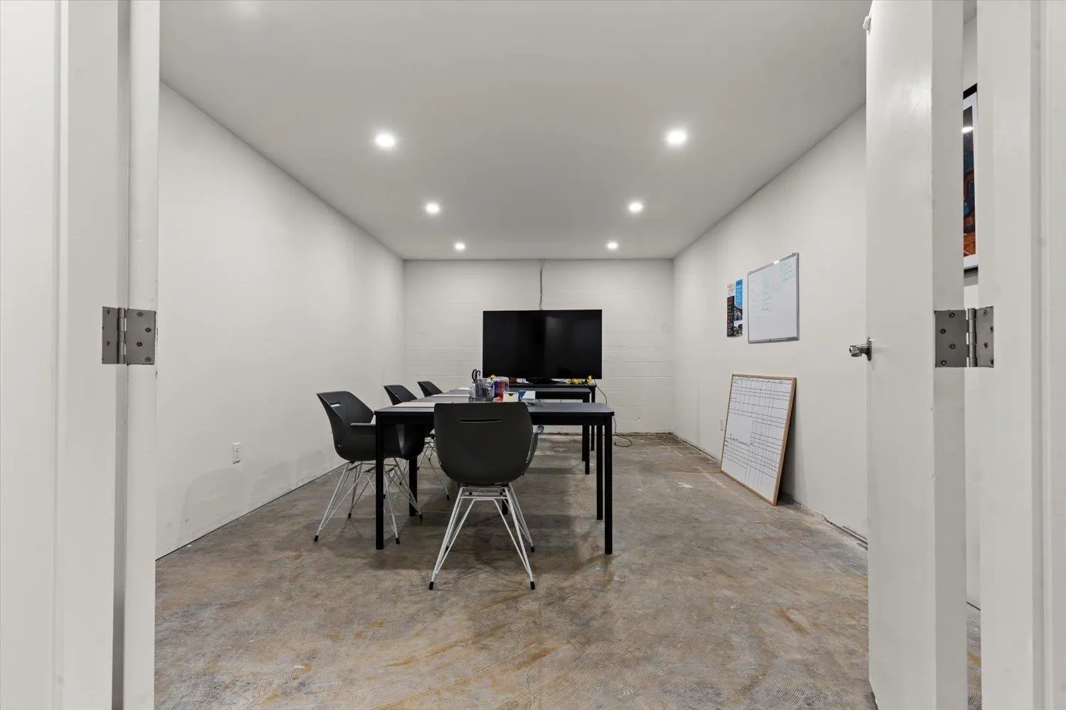 601 & 604 8950 YOUNG ROAD|Chilliwack Downtown