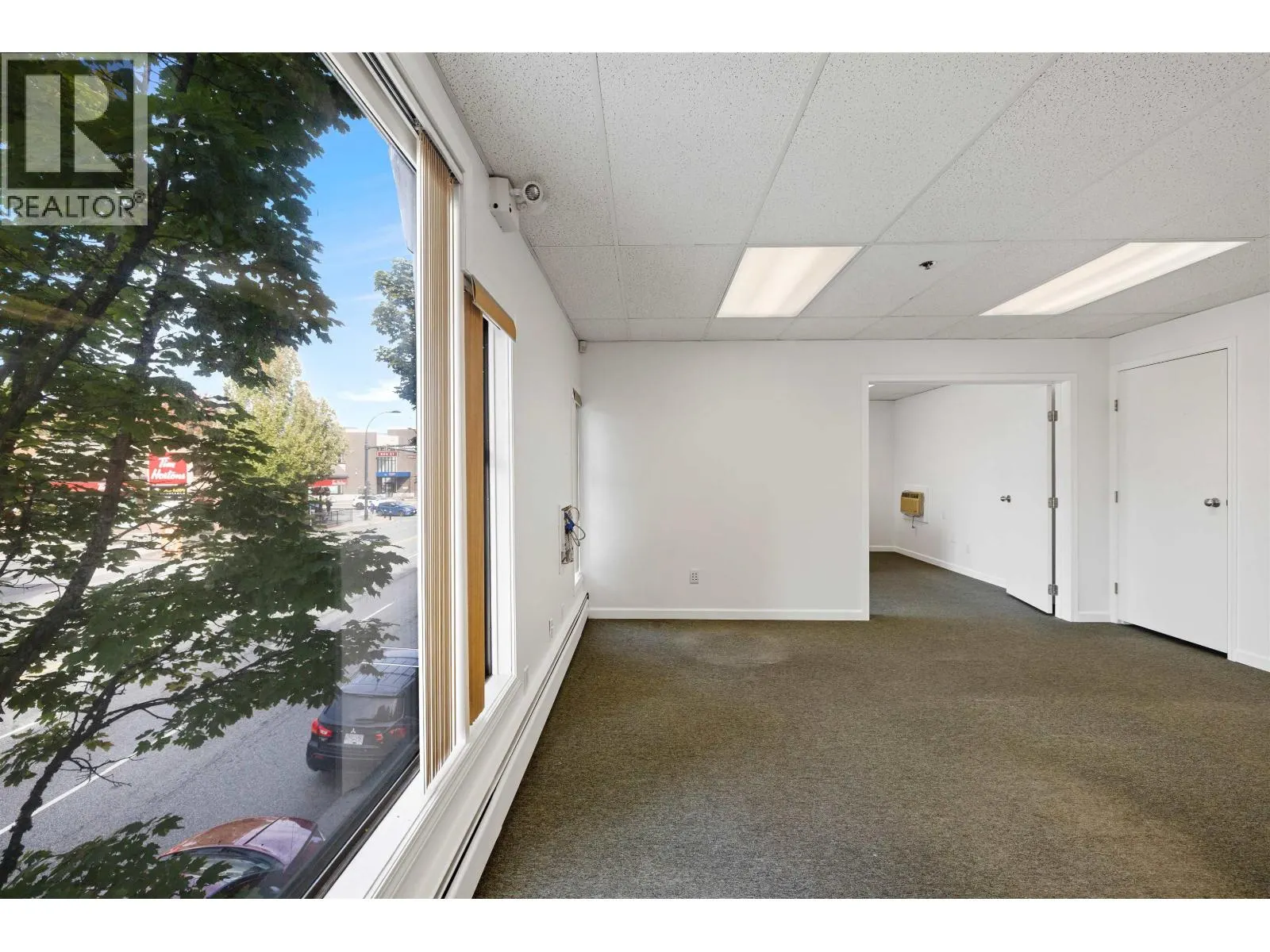 25 22374 LOUGHEED HIGHWAY