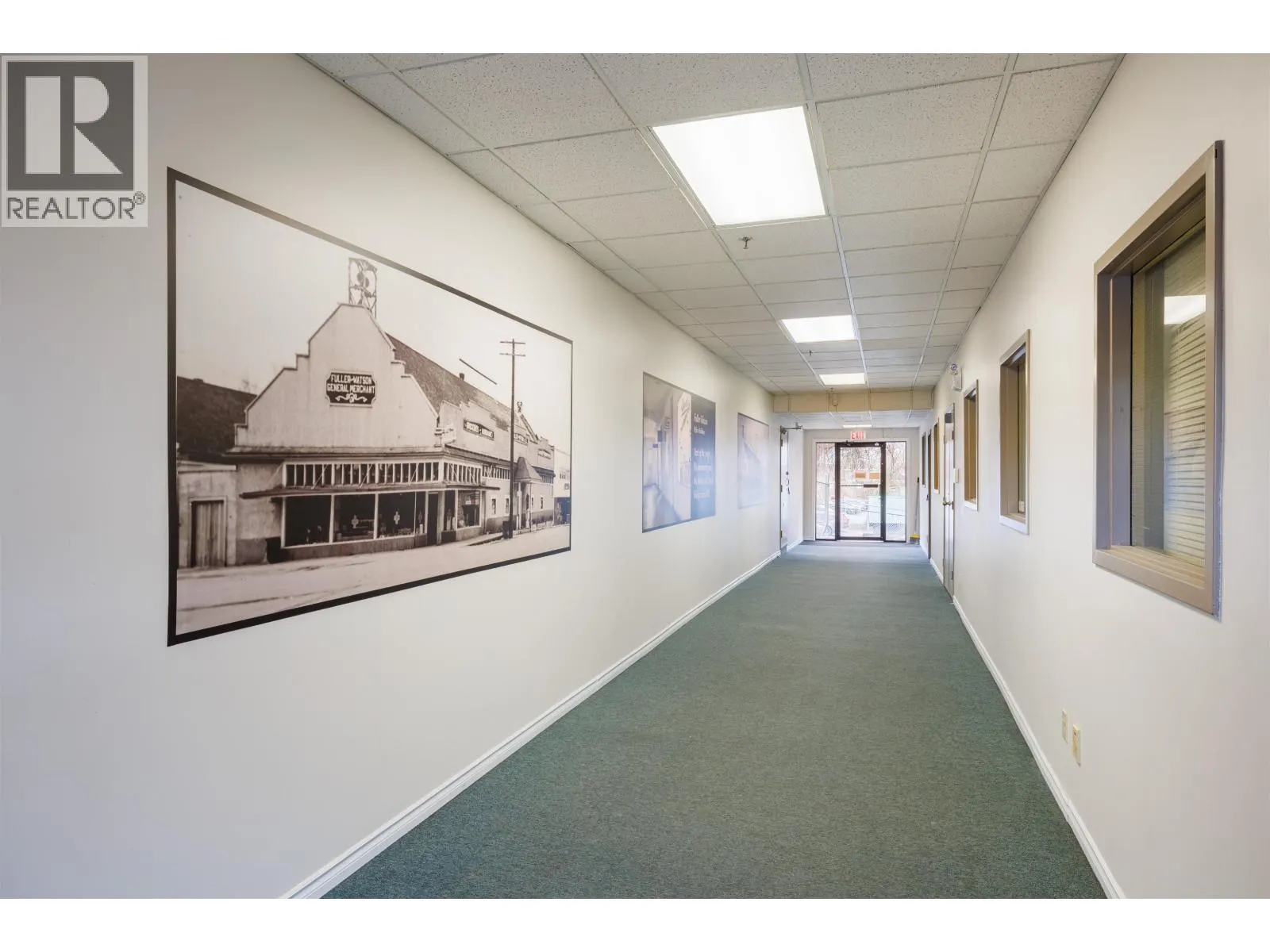 25 22374 LOUGHEED HIGHWAY