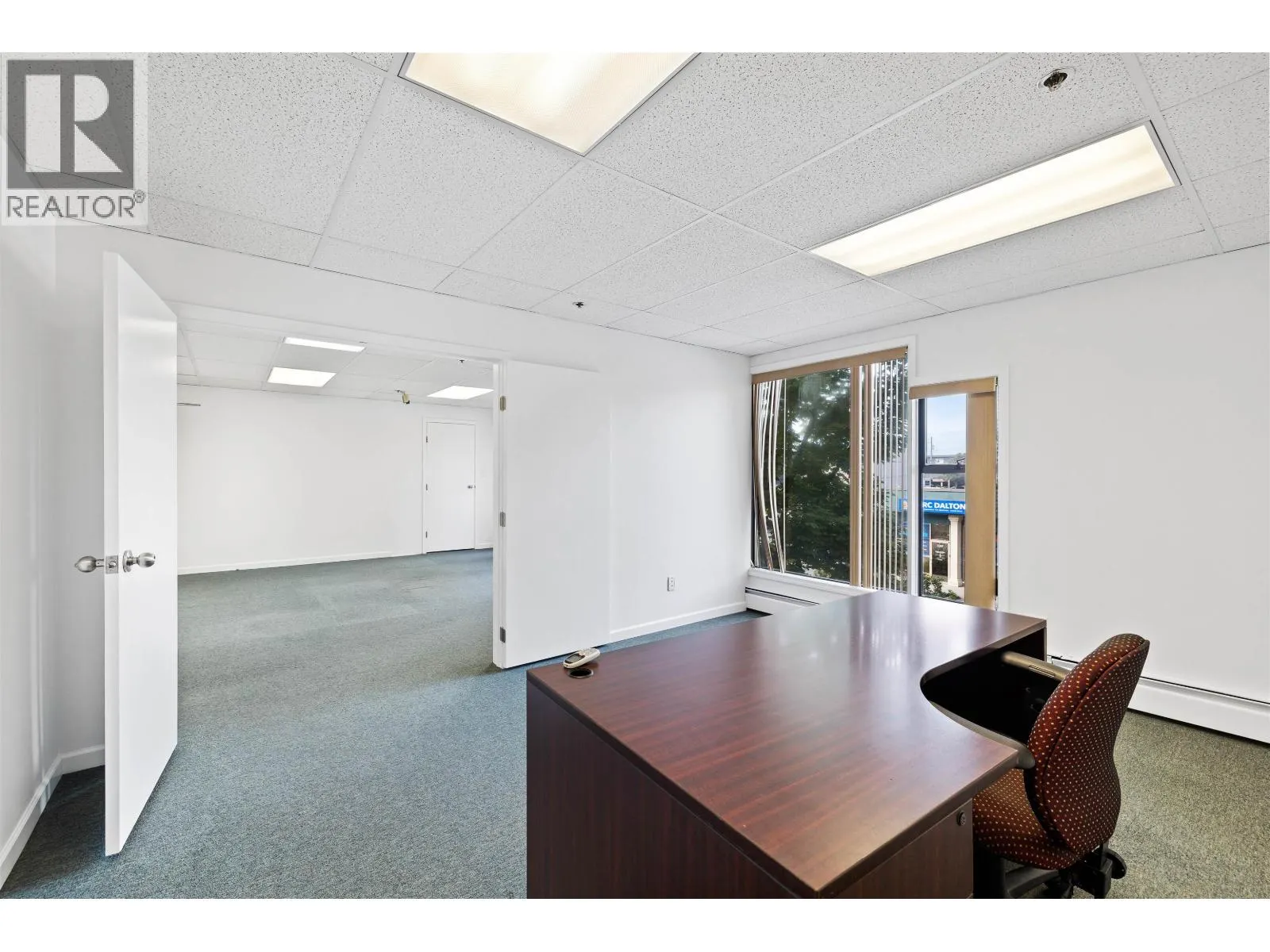 25 22374 LOUGHEED HIGHWAY