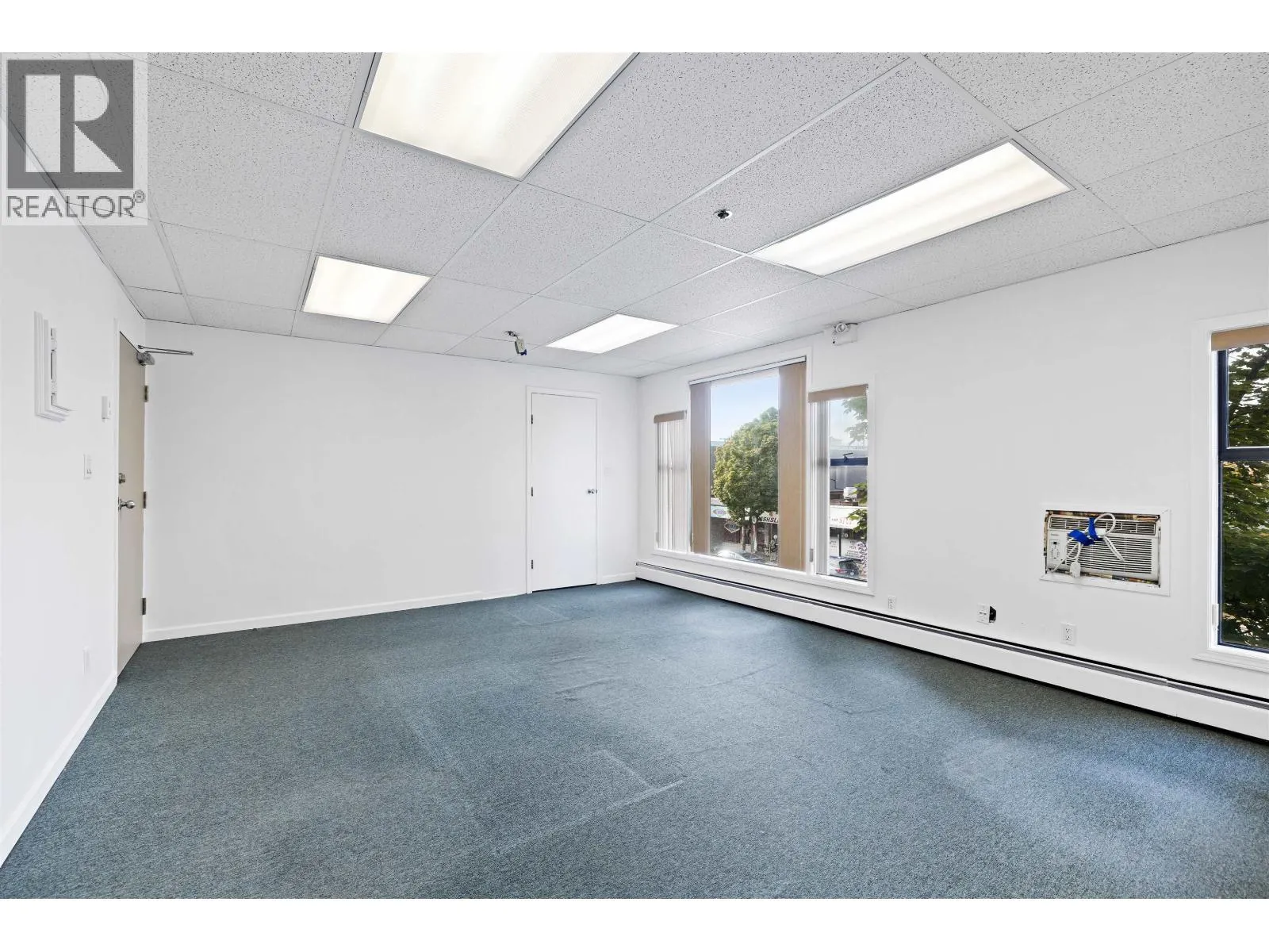 25 22374 LOUGHEED HIGHWAY