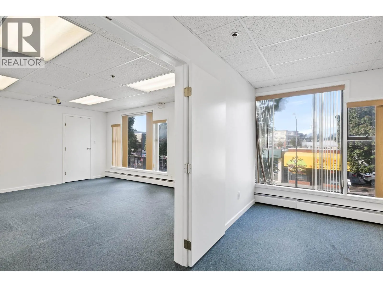 25 22374 LOUGHEED HIGHWAY