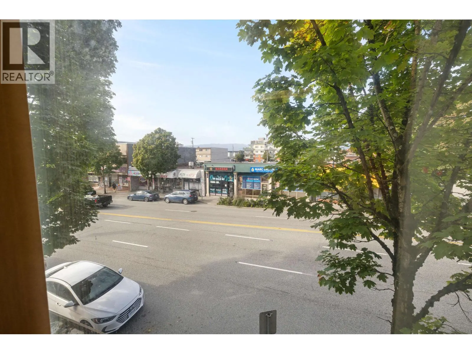 25 22374 LOUGHEED HIGHWAY