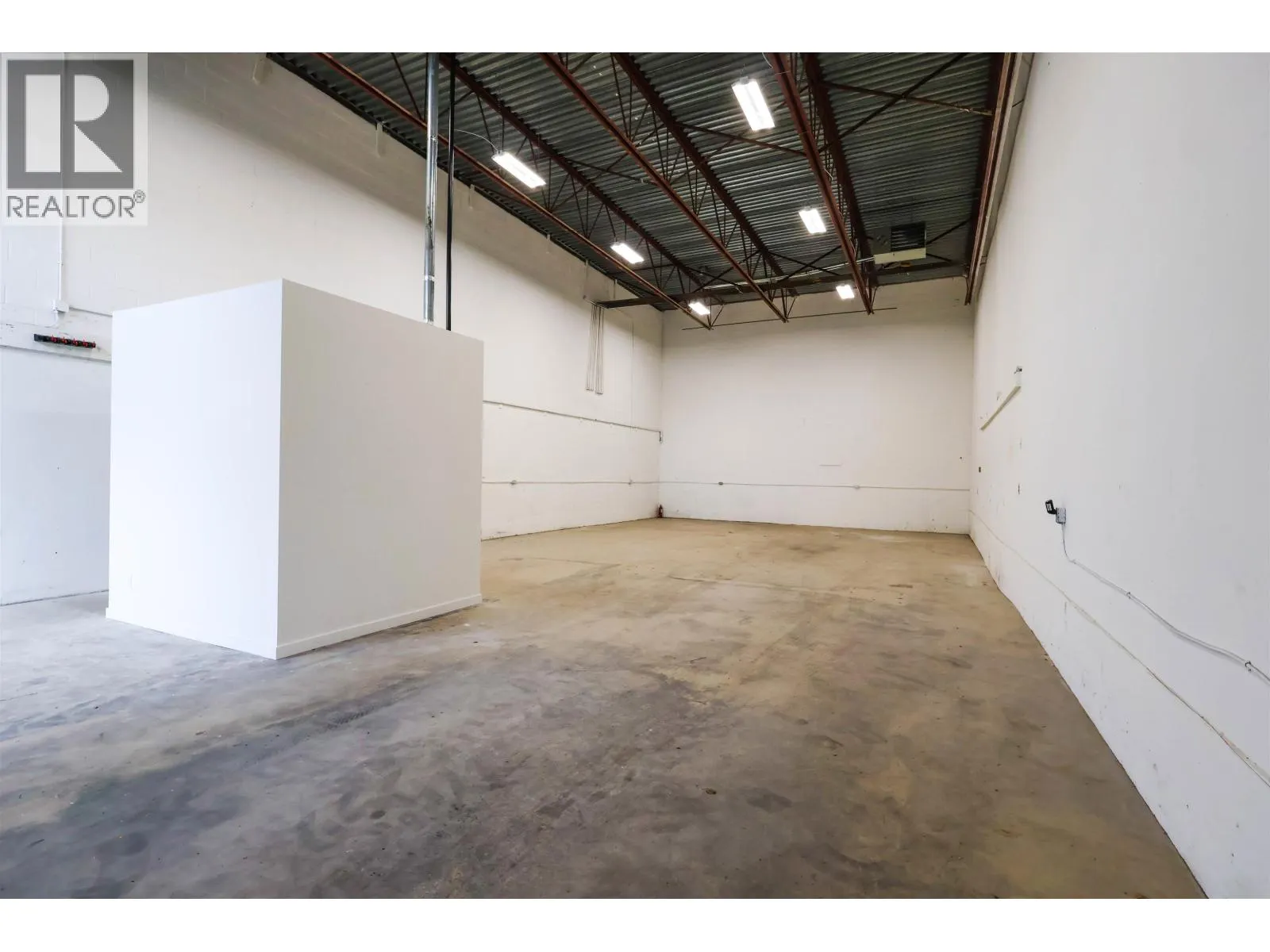 102 4713 BYRNE ROAD