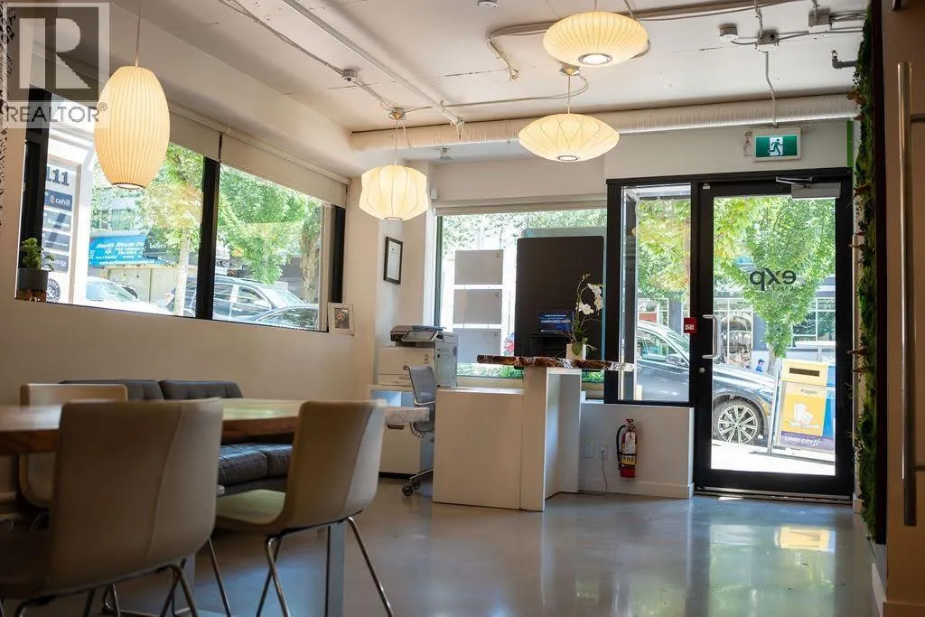 109 LONSDALE AVENUE