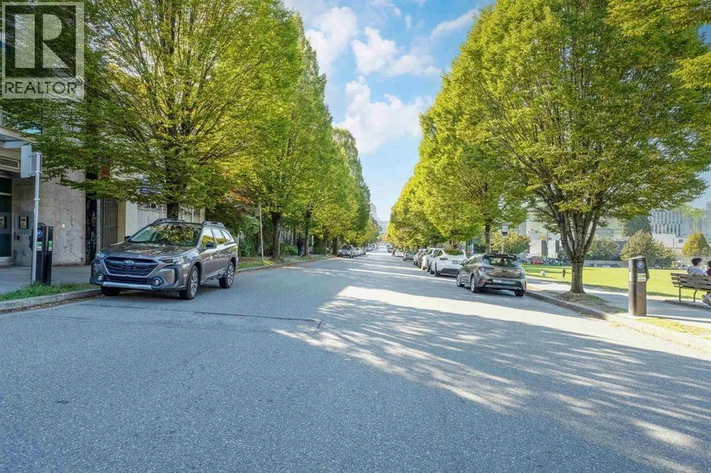 A 124 W 8 AVENUE