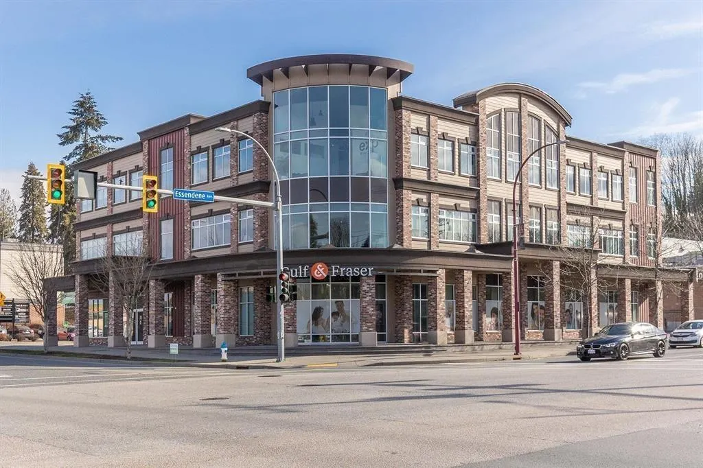 303A 2600 GLADYS AVENUE