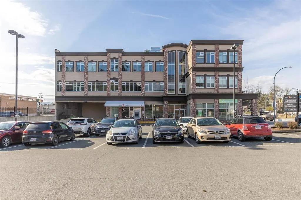 303A 2600 GLADYS AVENUE