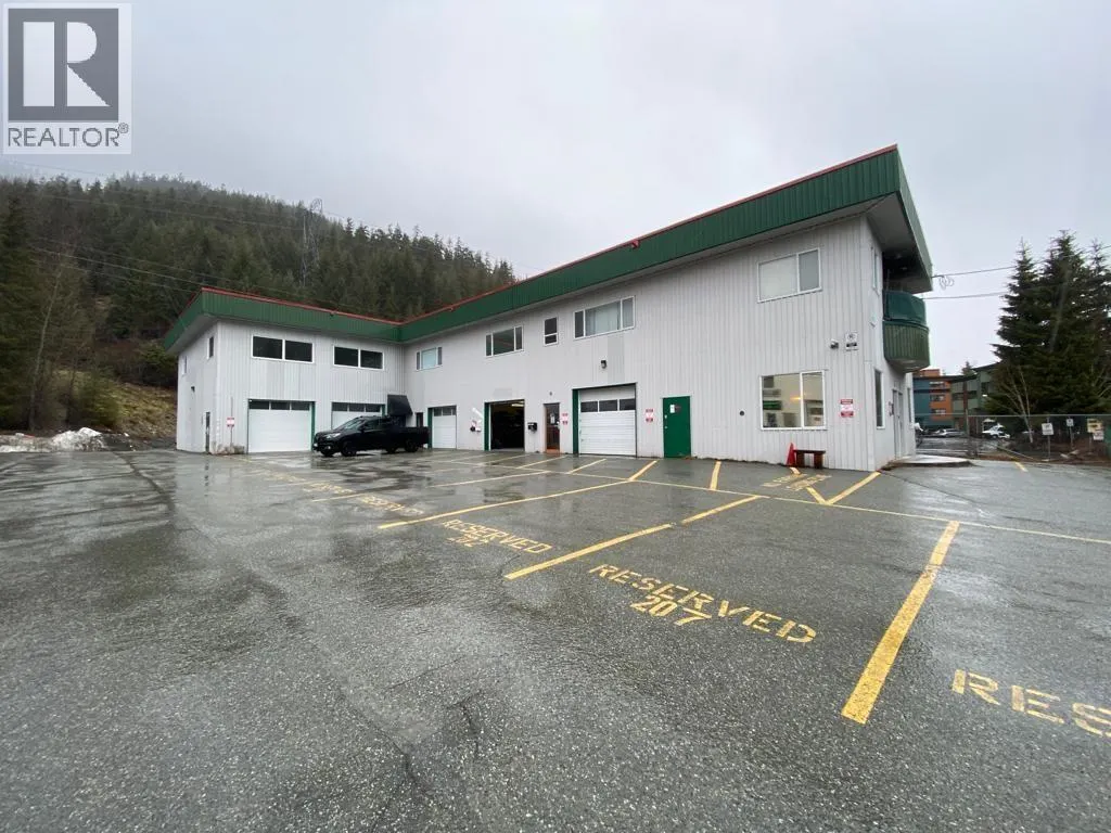 102 1400 ALPHA LAKE ROAD