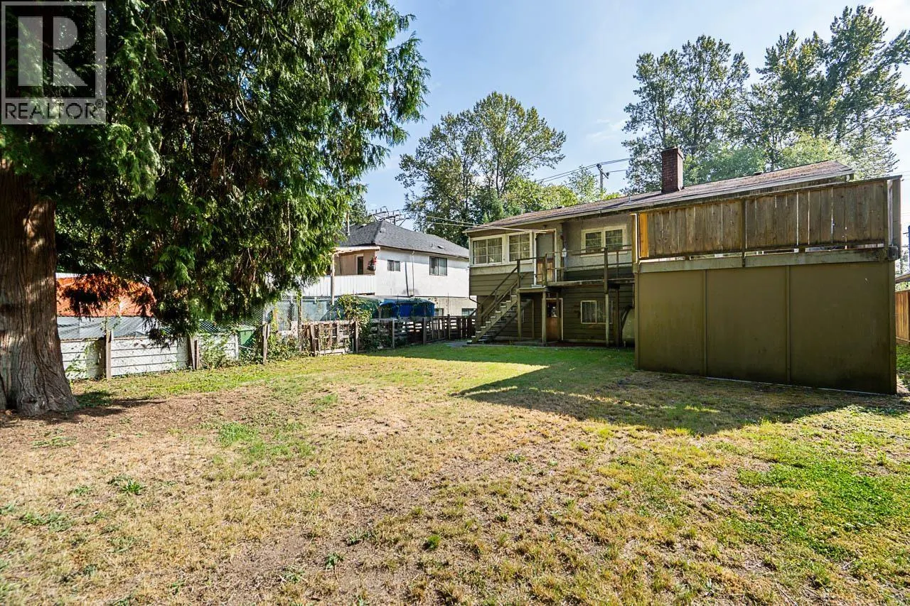 2212 OLD DOLLARTON ROAD