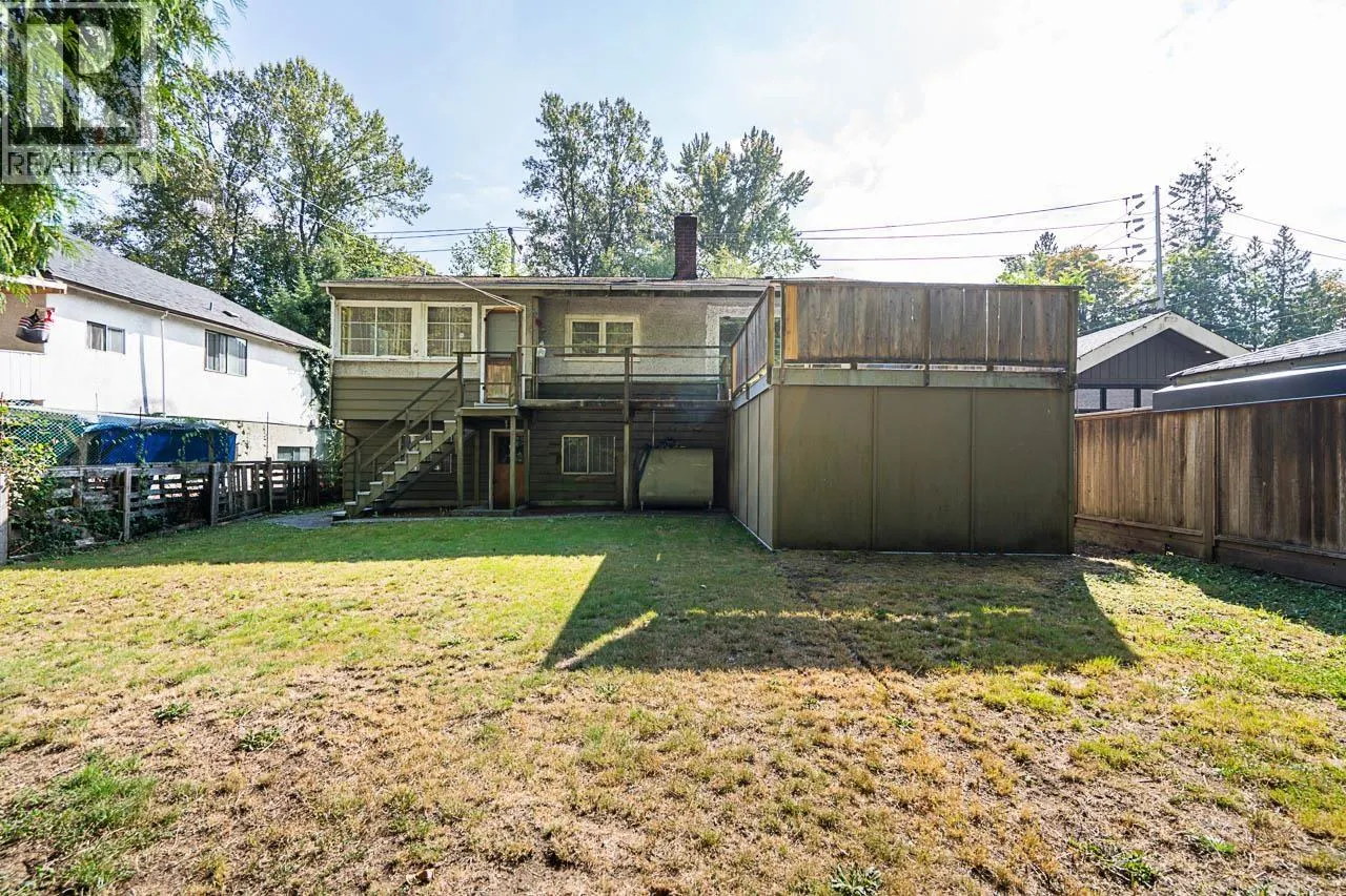 2212 OLD DOLLARTON ROAD