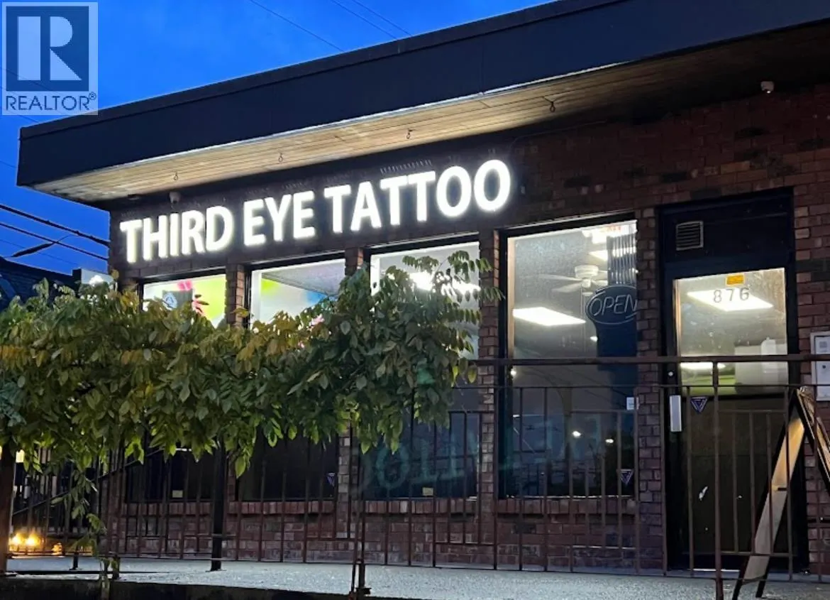 876 COMMERCIAL DRIVE