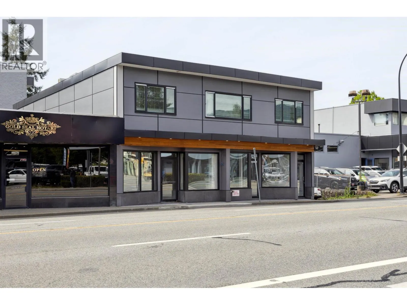 CRU 1 1635 MARINE DRIVE