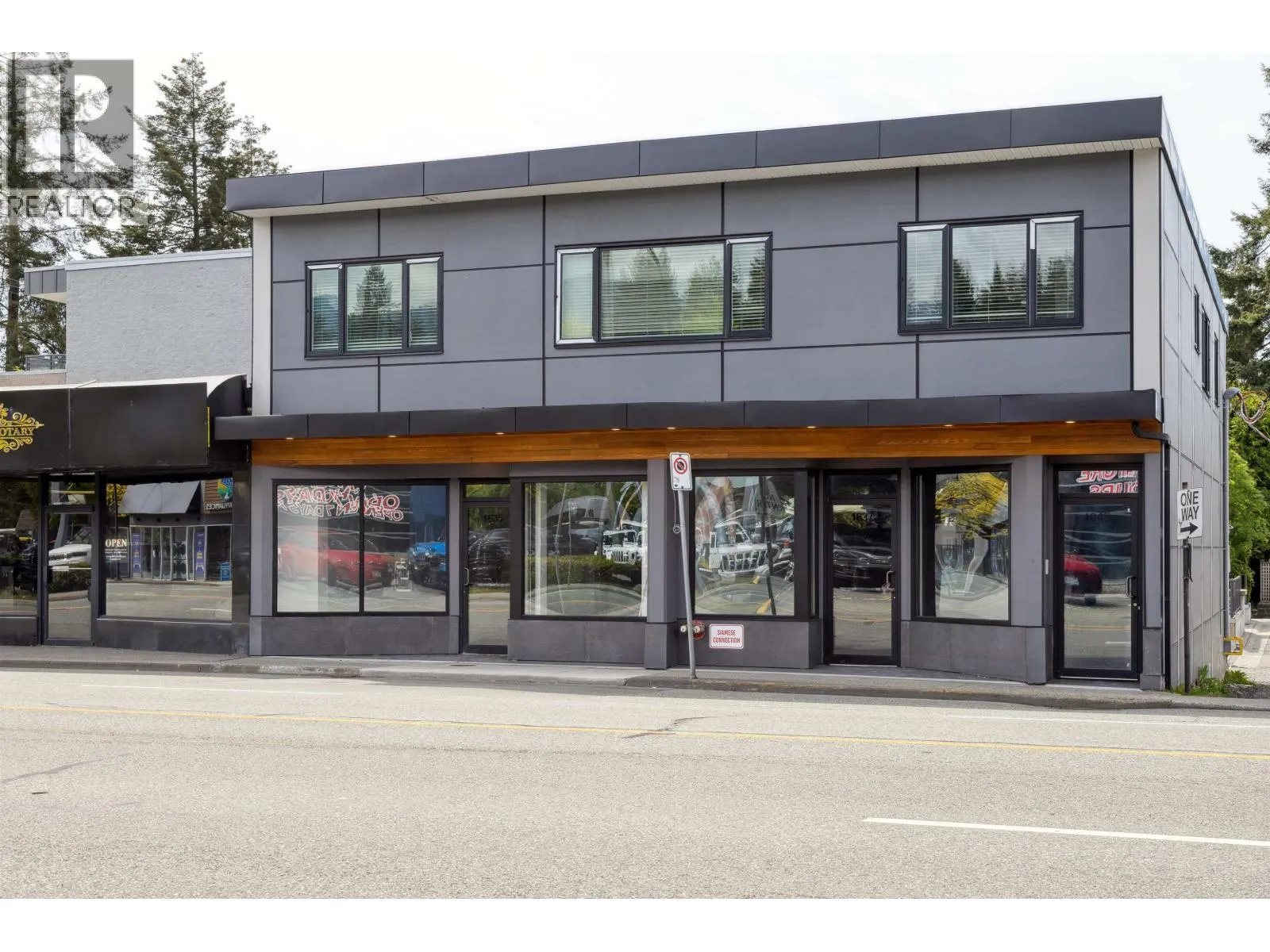 1635 MARINE DRIVE
