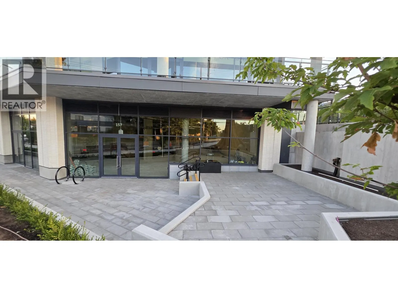 157 (CRU 1) 422 E 3RD STREET