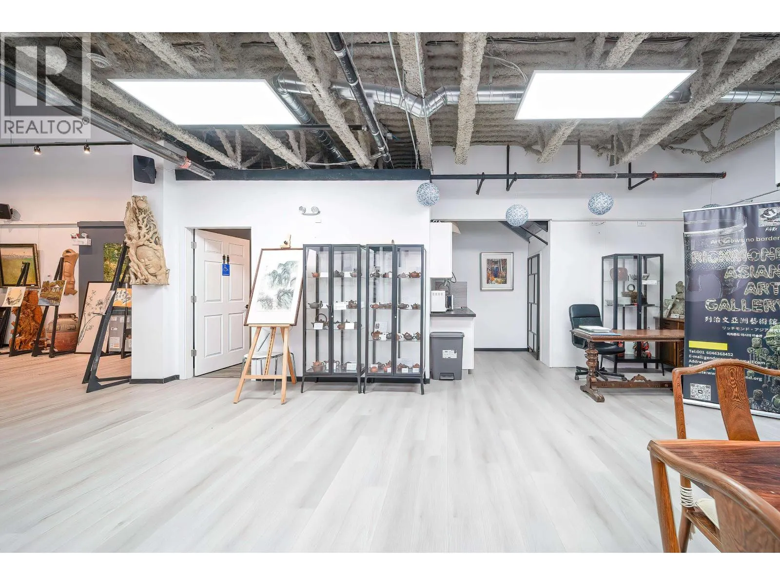304 4888 VANGUARD ROAD
