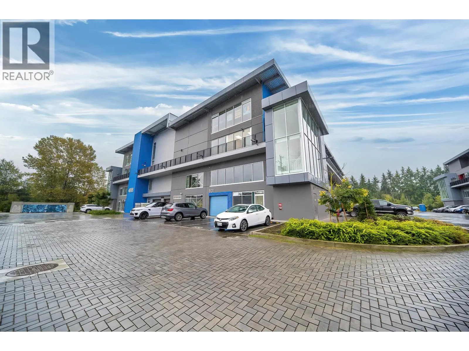 304 4888 VANGUARD ROAD