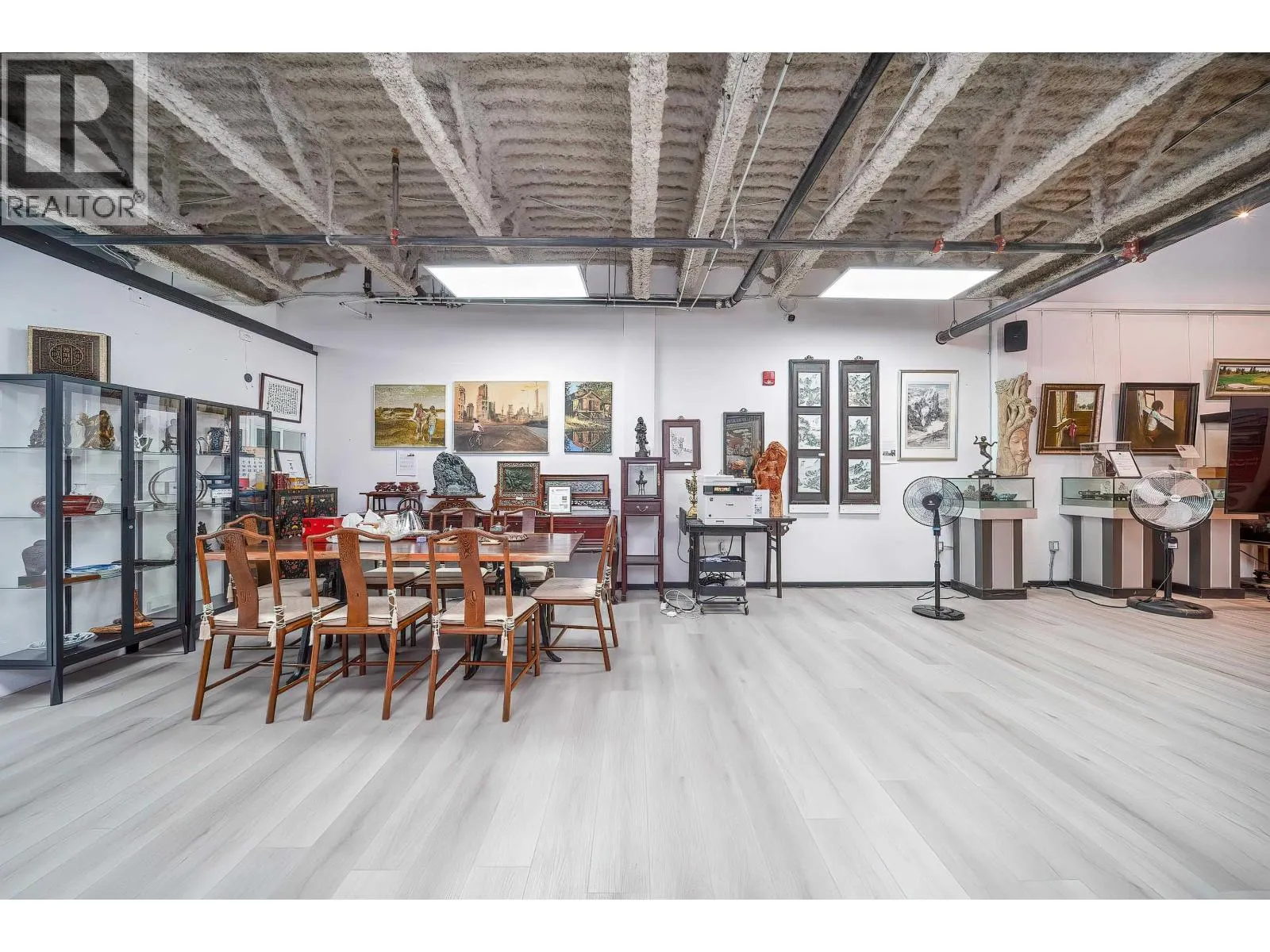 304 4888 VANGUARD ROAD