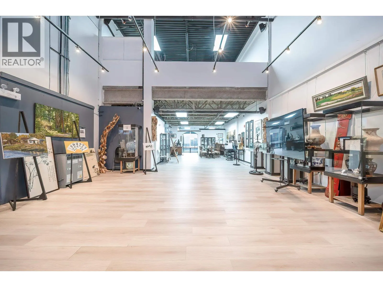 304 4888 VANGUARD ROAD