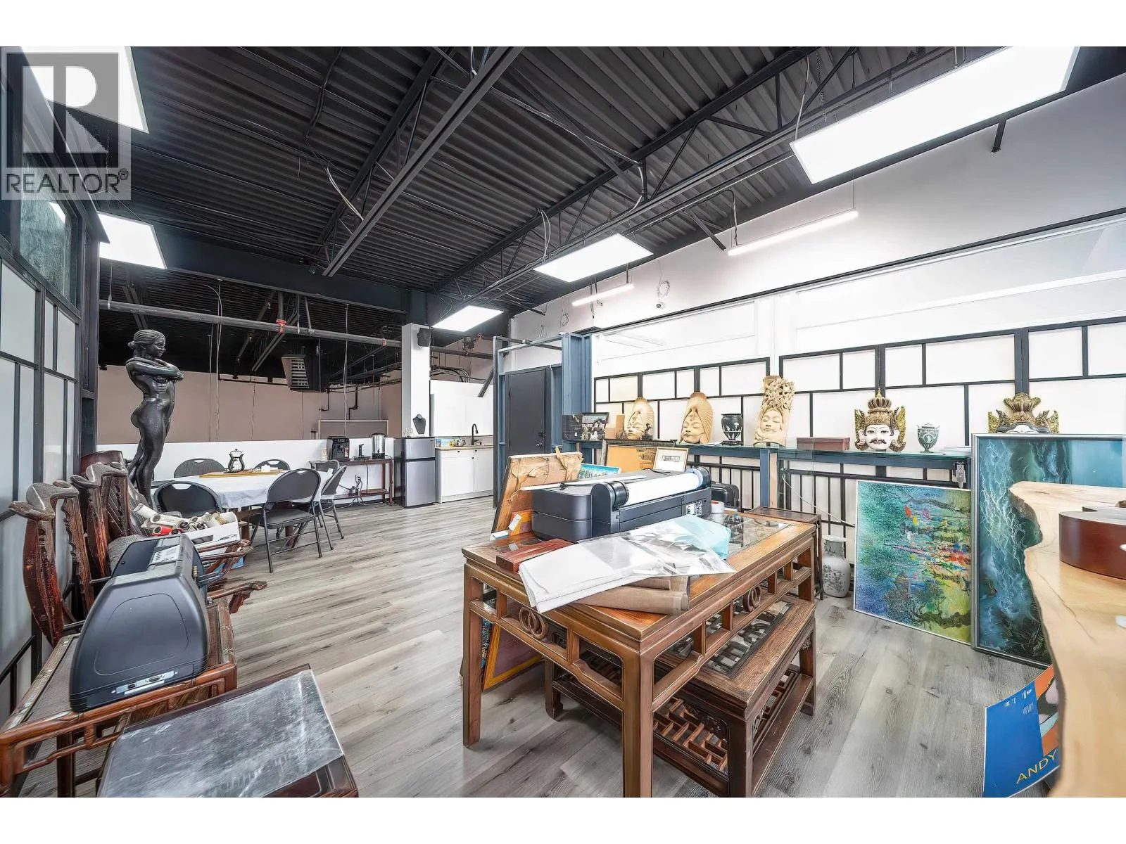 304 4888 VANGUARD ROAD
