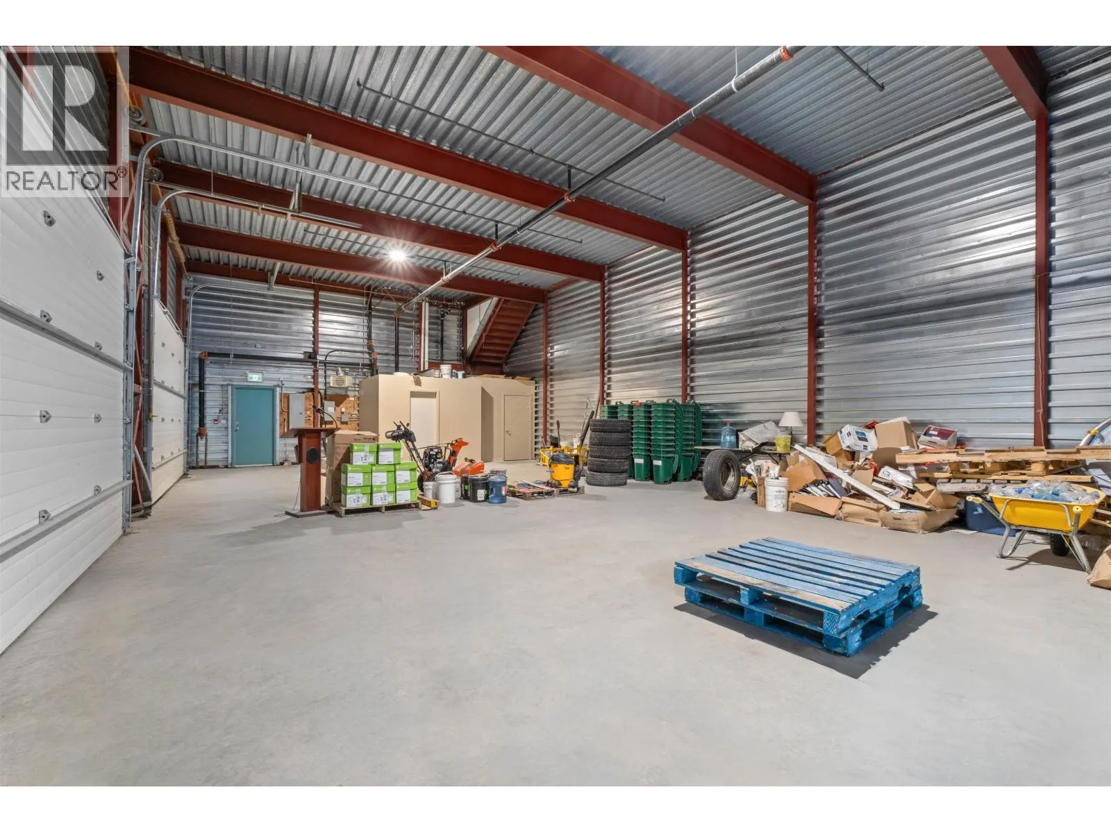 3 7327 INDUSTRIAL WAY