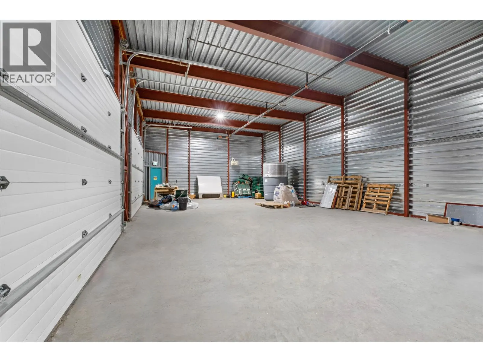 4 7327 INDUSTRIAL WAY