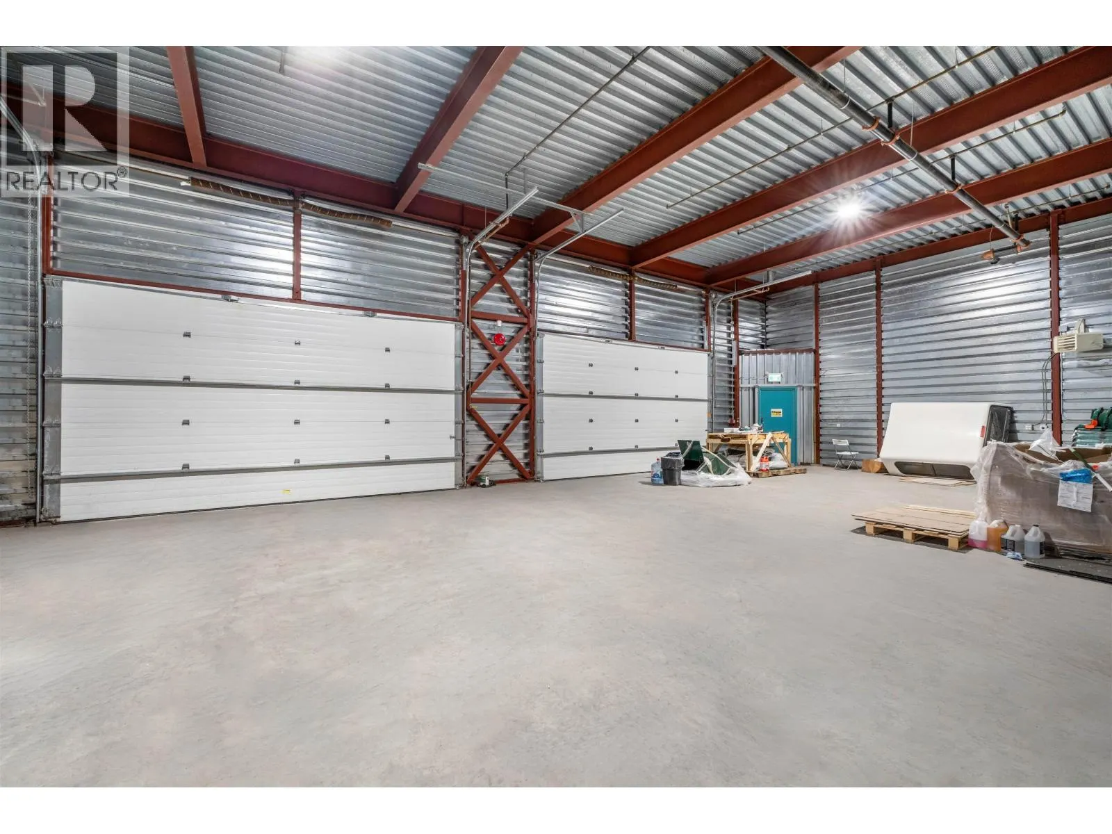 4 7327 INDUSTRIAL WAY