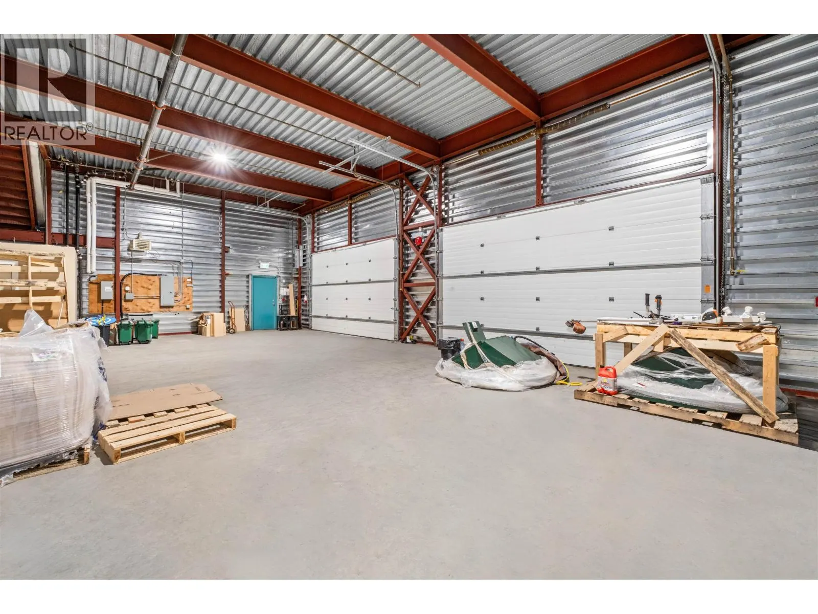 4 7327 INDUSTRIAL WAY