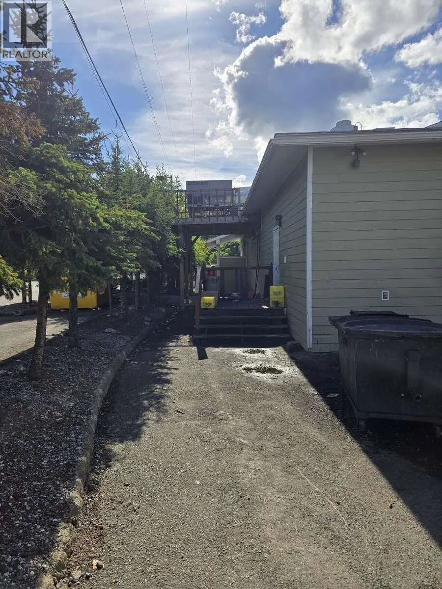 1538 S HIGHWAY 97