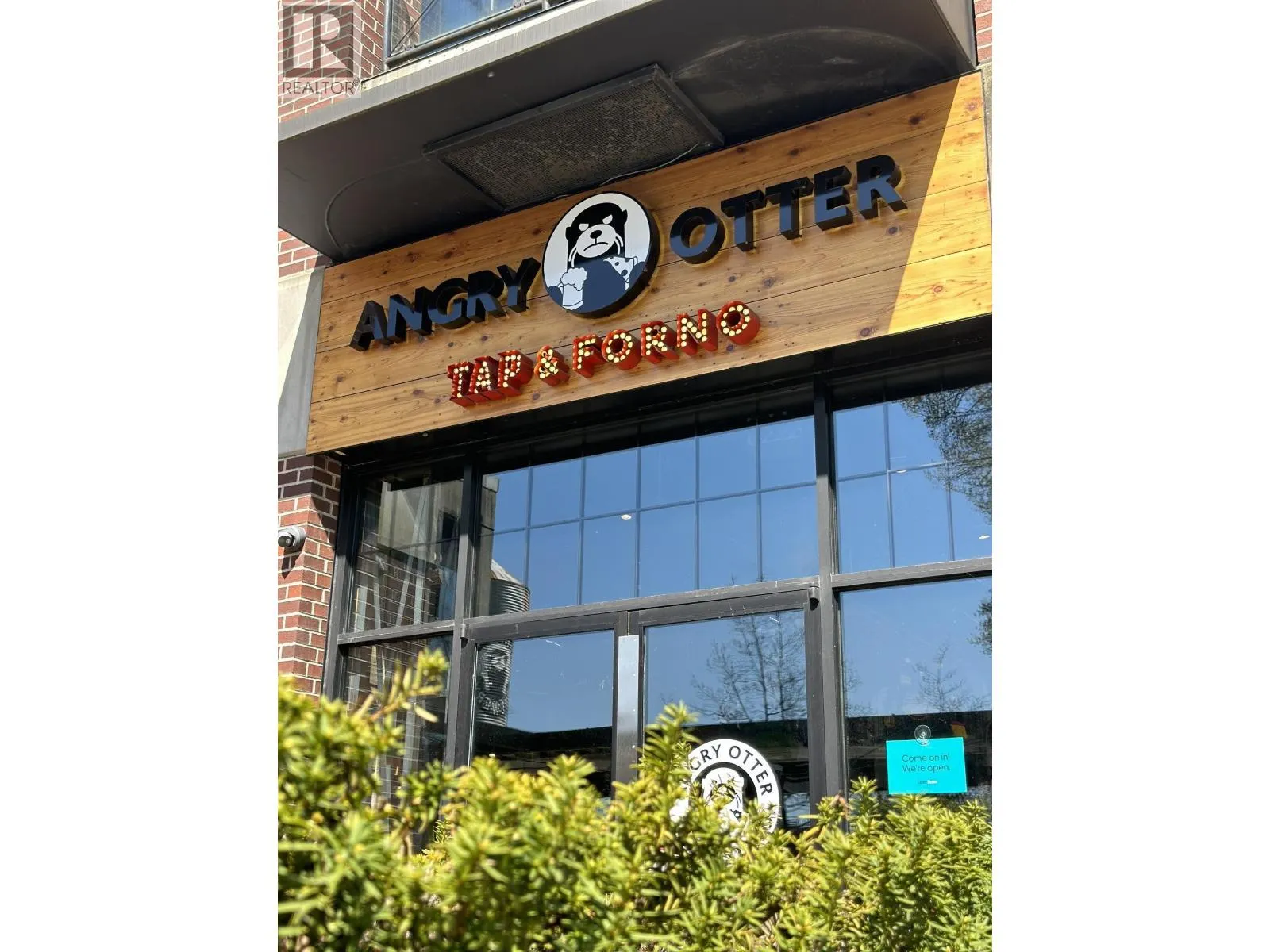 1015 MARINE DRIVE