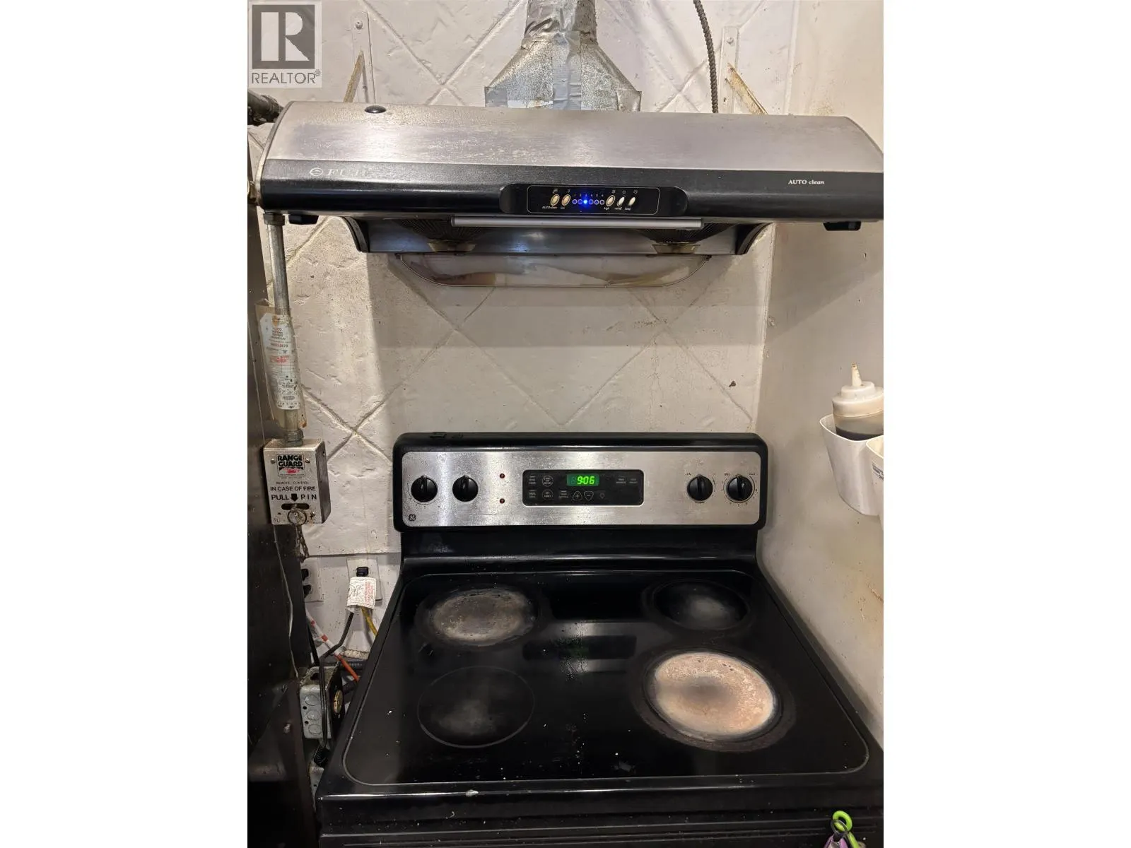 115 3030 LINCOLN AVENUE