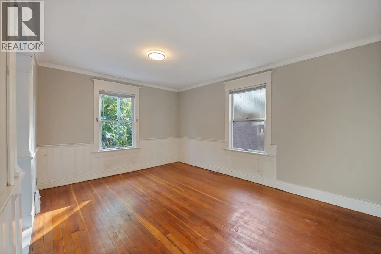31 W 11TH AVENUE