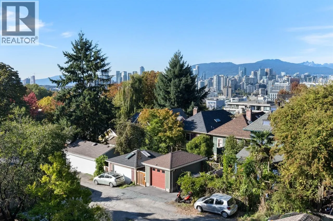 31 W 11TH AVENUE
