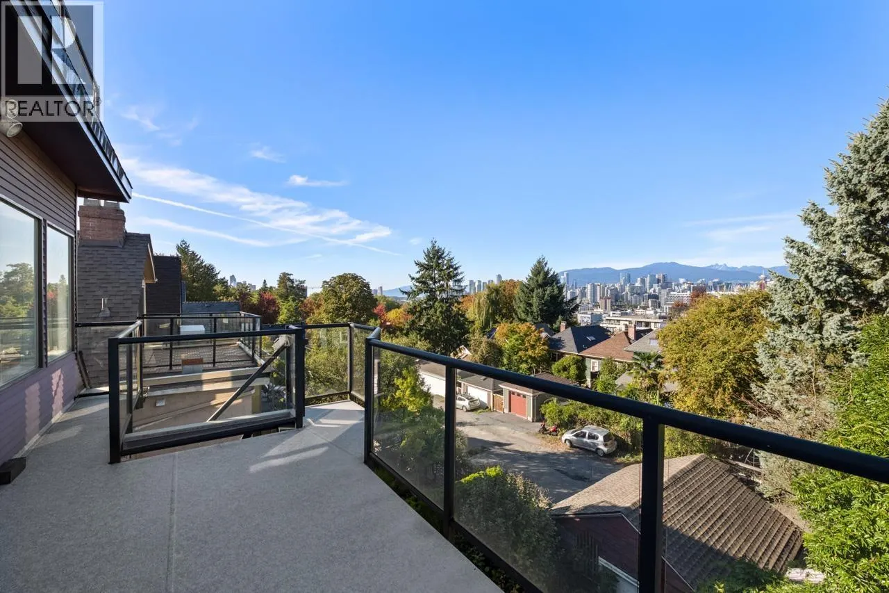 31 W 11TH AVENUE