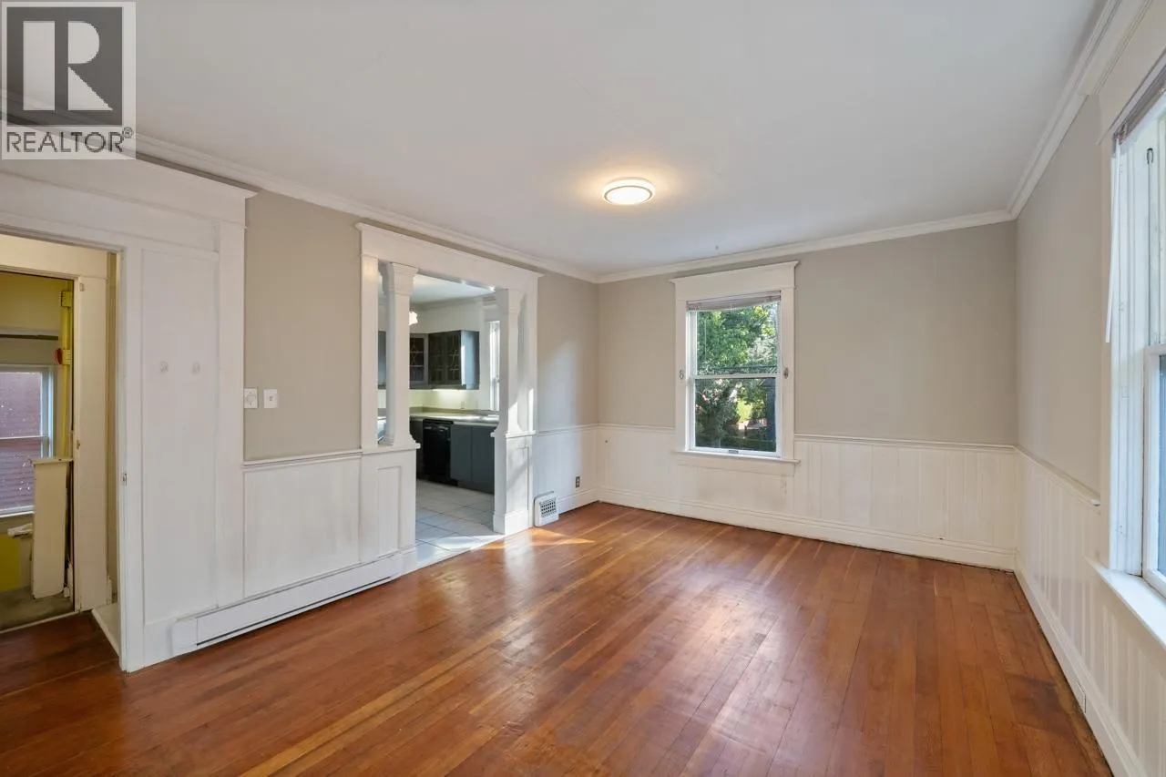 31 W 11TH AVENUE