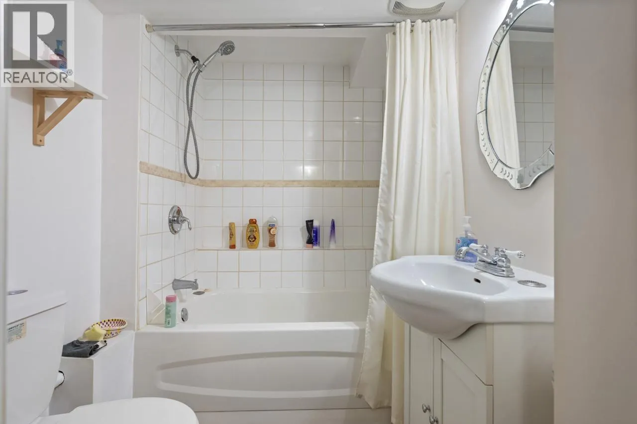 31 W 11TH AVENUE