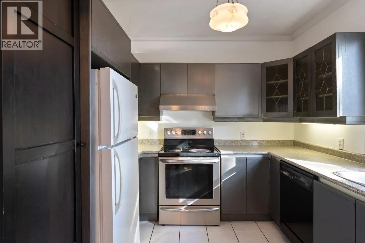 31 W 11TH AVENUE