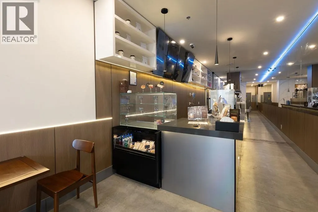 2815 W BROADWAY