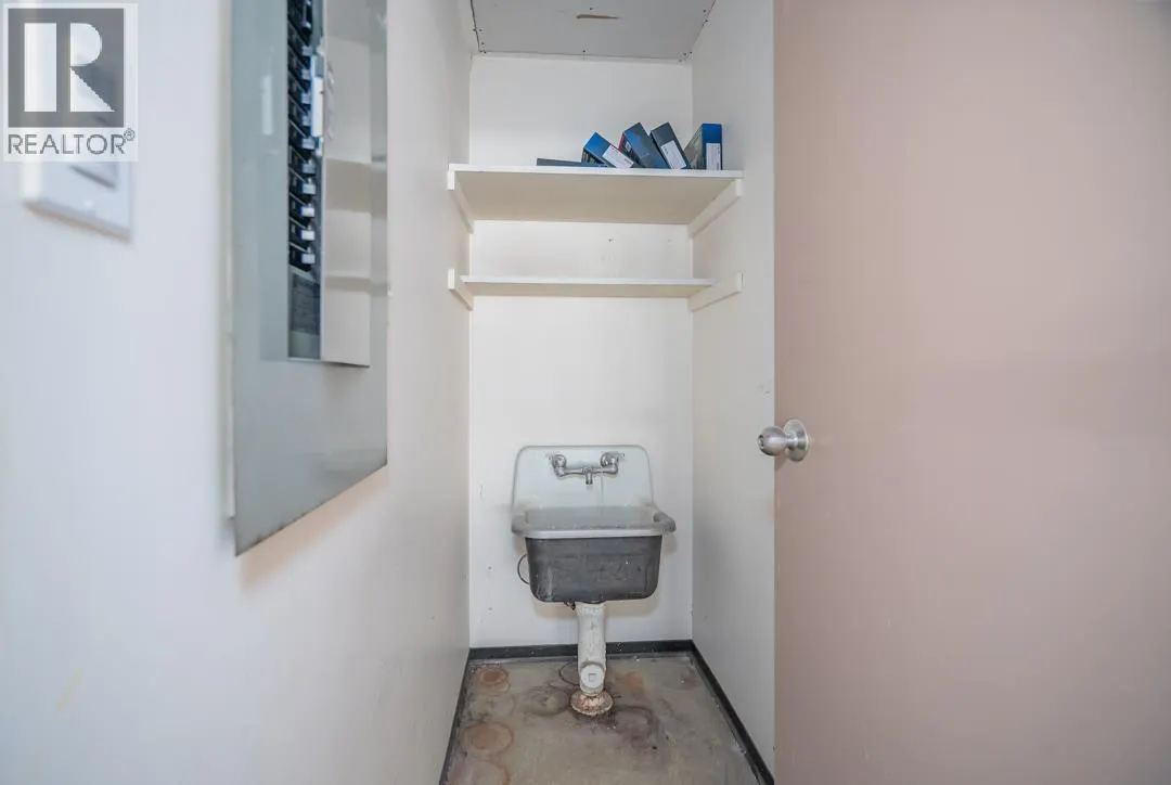 3455 VICTORIA DRIVE