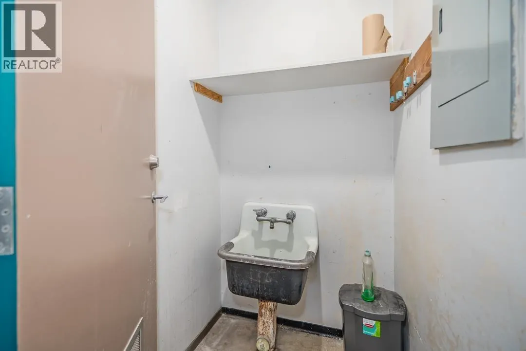3455 VICTORIA DRIVE