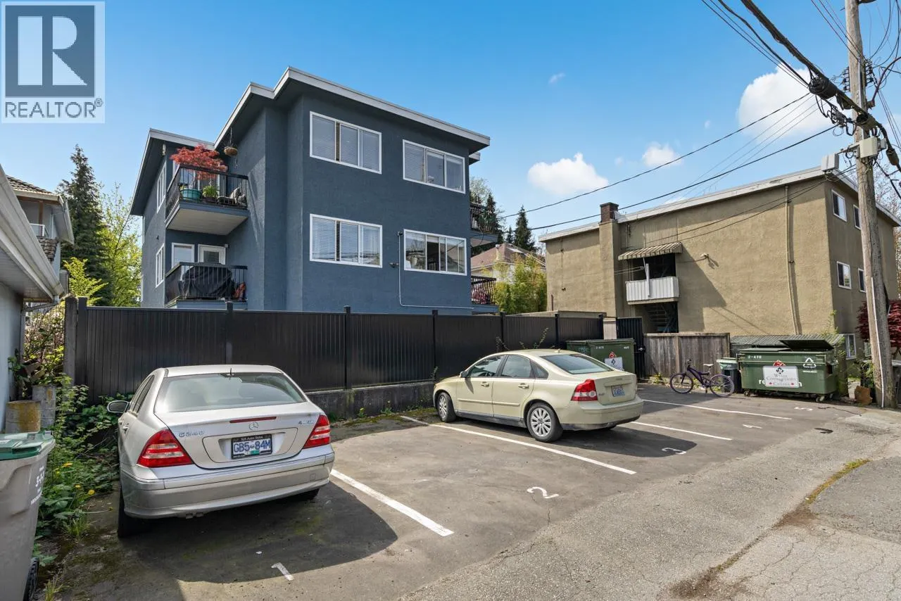 1923 PARKER STREET