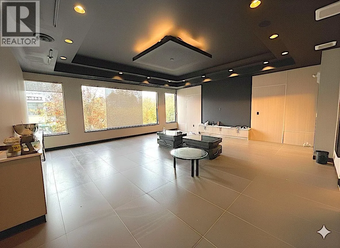 200 8611 ALEXANDRA ROAD