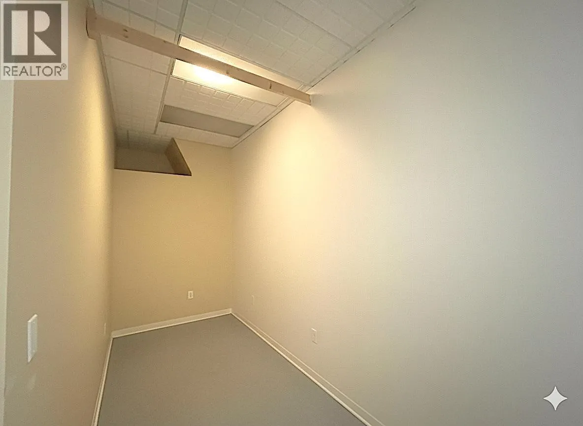 200 8611 ALEXANDRA ROAD