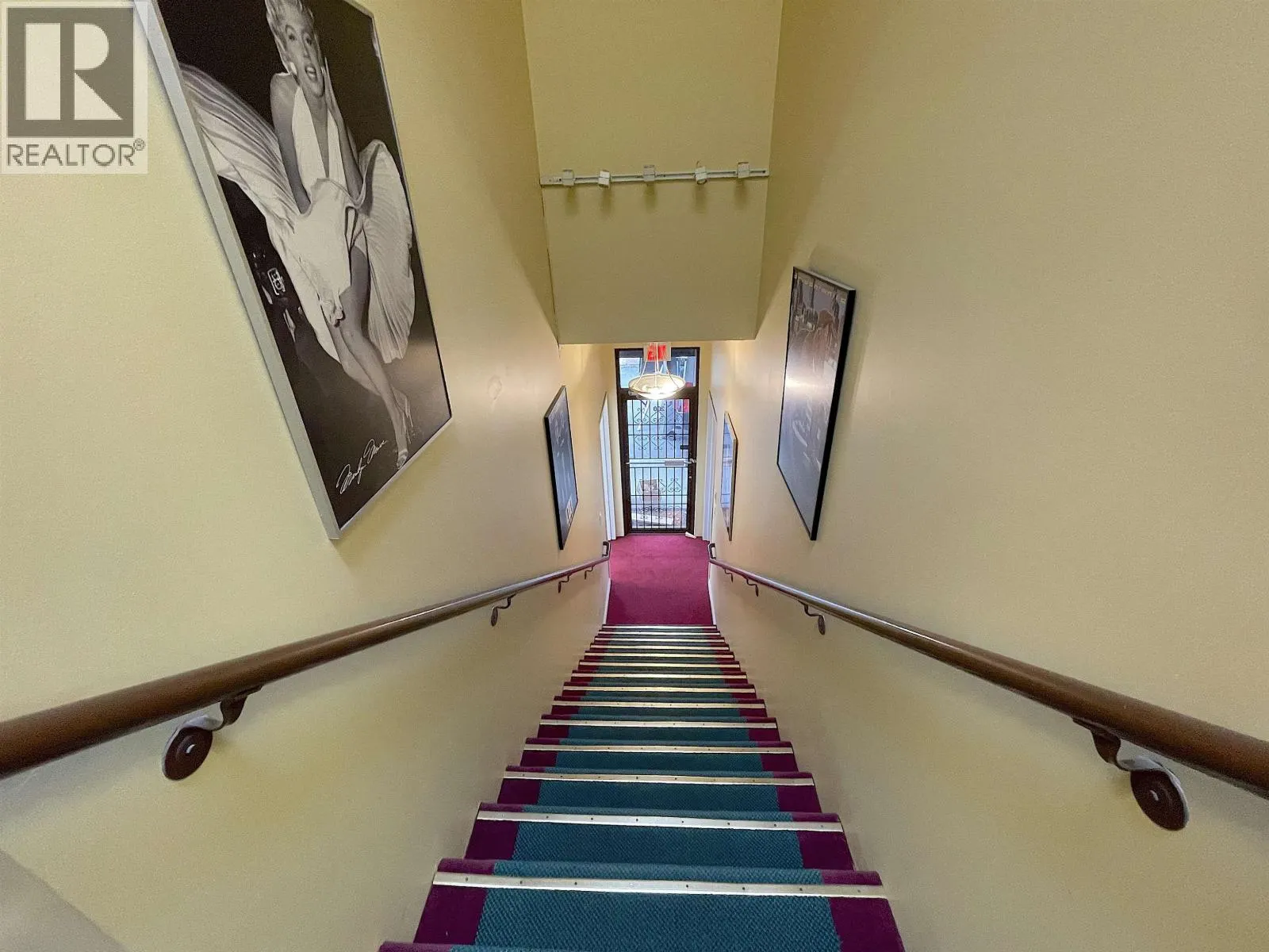 200 8611 ALEXANDRA ROAD