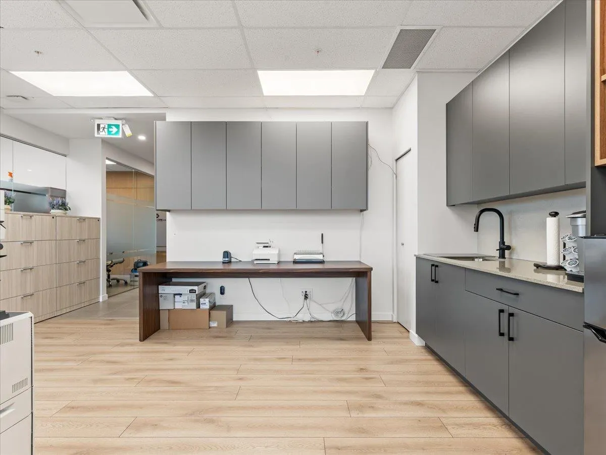 A225 20020 84 AVENUE